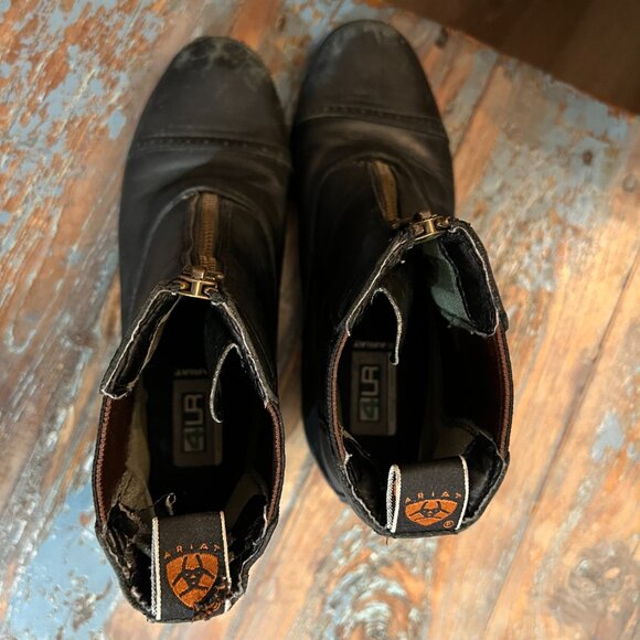 Girls Ariat Riding Boots, SZ 5 - Picture 5 of 8